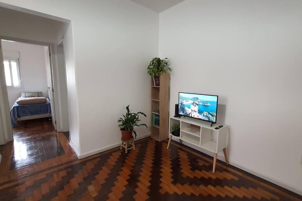 Com Espaco Office No Menino Deus Ao Lado Do Shopping De Belas Apartment Porto Alegre